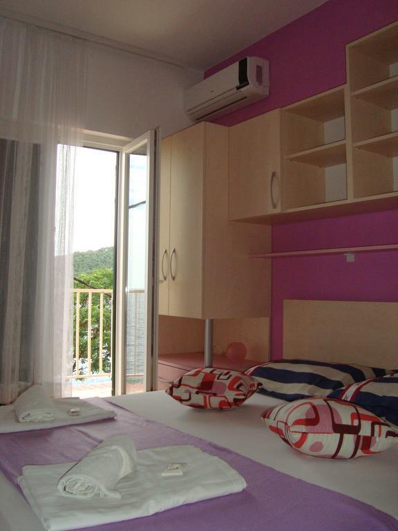 Apartments Kiro Milna  Oda fotoğraf